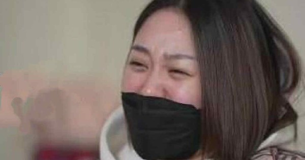 Vay thế chấp để mua chung cư 12,7 tỷ đồng, vừa nhận nhà đã lỗ hơn 8 tỷ, người phụ nữ bật khóc: “Nên tiếp tục trả nợ hay để ngân hàng tịch thu đây?”