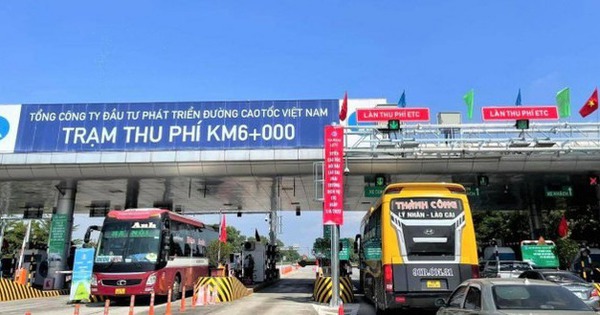 Vì sao từ 1-10, lái xe cần có tài khoản giao thông để qua trạm thu phí
