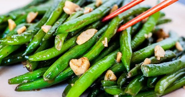 Người phụ nữ cấp cứu giữa đêm vì ngộ độc, bác sĩ nhắc nhở 4 món rất quen nhưng nấu không cẩn thận ĐỘC hơn thạch tín