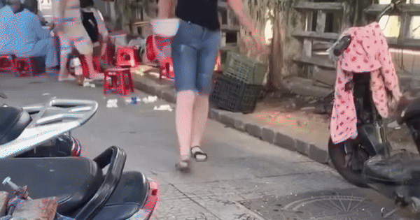 Vụ quán bún rửa bát 3 giây ở Huế: Đoàn kiểm tra đến, "lộ" ra nhiều dấu hiệu bất ổn