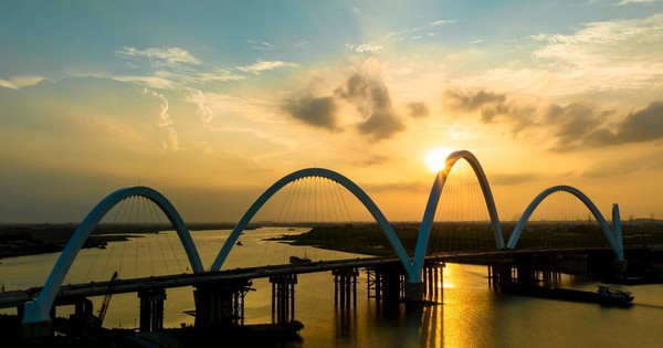 Cây cầu vòm thép cao nhất Việt Nam, gần 2.000 tỷ bắc qua sông Đuống: DN nào đứng sau?