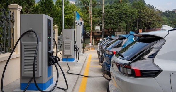 Doanh nghiệp Nhà nước bắt tay Vingroup phát triển hệ thống trạm sạc xe điện thu hơn 20.600 tỷ từ bán điện sau 7 tháng