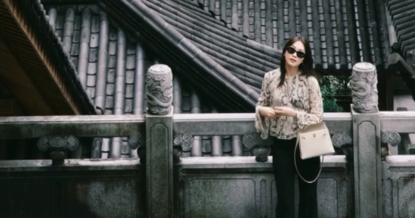 Hoa hậu thả nhẹ vài chiếc ảnh đi du lịch, netizen đã xuýt xoa khen "sách mẫu cô dâu hào môn" đây rồi