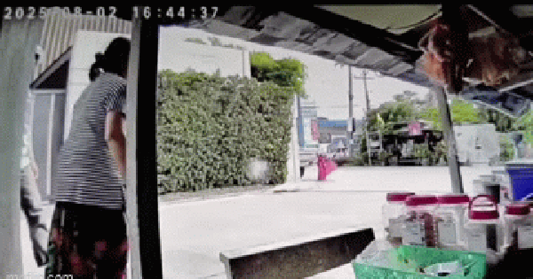 Người phụ nữ đang đi thì bị giật dây chuyền, diễn biến xảy ra sau đó khiến tất cả đều ngỡ ngàng