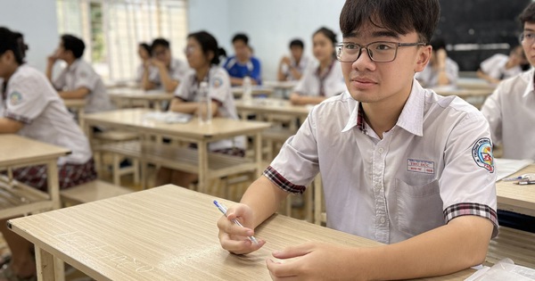 Nóng: Bộ GD-ĐT yêu cầu lùi thời điểm công bố điểm chuẩn ĐH