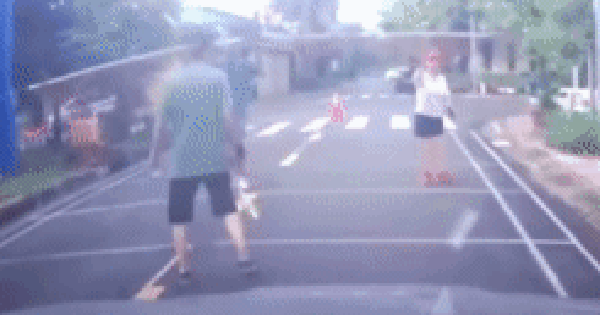 Vụ giăng lưới đánh cầu lông giữa đường: "Khu dân cư Văn Minh mà không văn minh!"