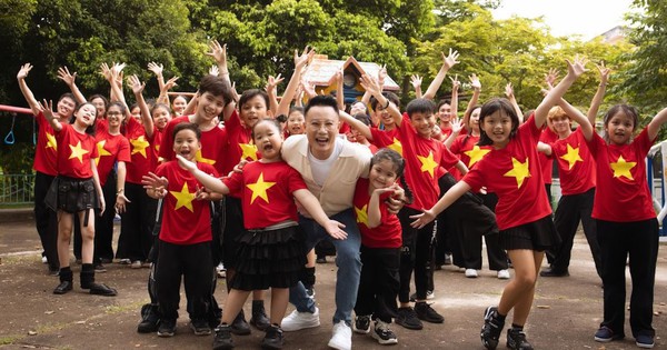 "Yêu nụ cười Việt Nam", Hoàng Bách kể chuyện dấu ấn "nụ cười" tươi sáng từ tình yêu đất nước