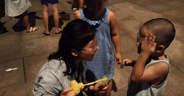 Kẻ bắt cóc dùng thủ đoạn mới liên tục - Cha mẹ nên dặn con cảnh giác khi gặp 4 kiểu người này