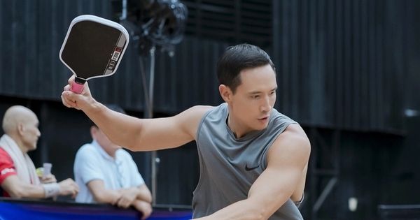 Ông xã Hồ Ngọc Hà để lộ body 6 múi cuồn cuộn trên sân pickleball khiến dân tình xuýt xoa