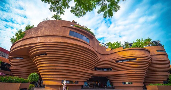 Sức hút khó cưỡng từ làng nghề 700 tuổi ở Hà Nội, giới trẻ đua nhau "check-in", khách Tây mê tít