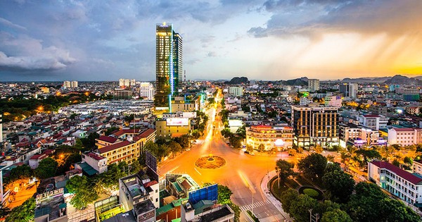 1 năm nước rút, Thanh Hóa dồn lực giải phóng mặt bằng hơn 2.100 hộ dân để triển khai dự án lớn bậc nhất cả nước, dài 1.500 km kết nối 3 miền