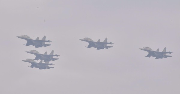 "Hổ mang chúa" Su30-MK2 bay qua Quảng trường Ba Đình
