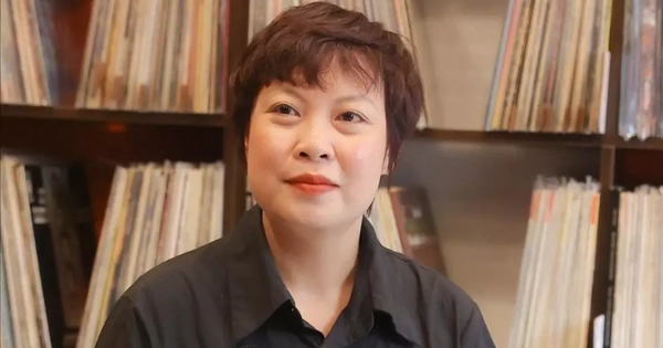 Đạo diễn ‘Mưa đỏ’ cầu xin khán giả