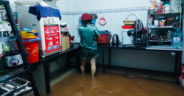 Nước ngập sâu vào nhà, xe máy, tivi, tủ lạnh, máy giặt làm thế nào để không hư hỏng nặng?