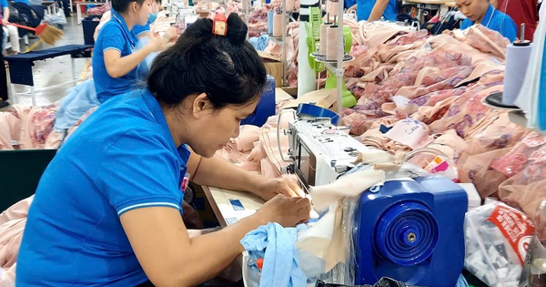 Hướng dẫn mới nhất đối với doanh nghiệp tổ chức làm thêm giờ vượt mốc 200 giờ/năm