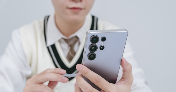 Giảm giá chưa từng có: Điện thoại iPhone, tai nghe, sạc dự phòng rẻ đến khó tin