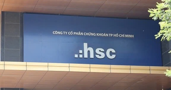 Loạt lãnh đạo HSC đăng ký thực hiện quyền mua cổ phiếu HCM