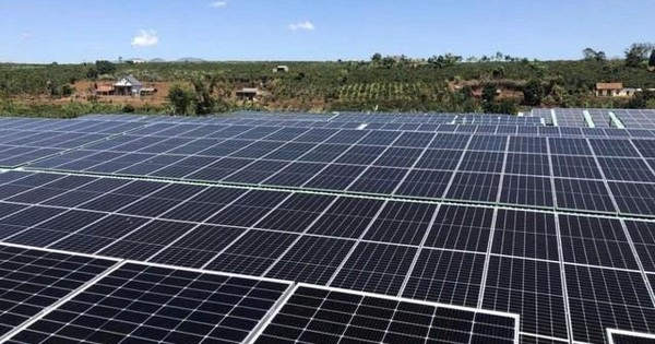 Create Capital Việt Nam (CRC) hưởng lợi khi giảm thuế pin năng lượng mặt trời từ 271% xuống còn 20%