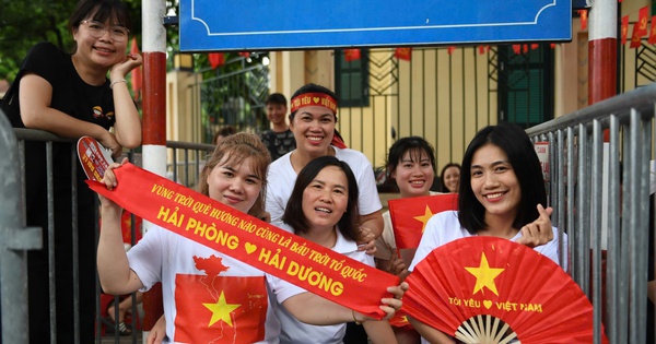 Giữ chỗ trước 24 giờ, thức xuyên đêm chờ xem tổng duyệt diễu binh A80