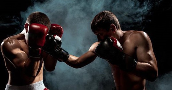 Kinh tế Việt Nam dự báo sẽ vượt Singapore, Thái Lan… mở ra cơ hội lớn cho ngành bán lẻ, song doanh nghiệp đang phải đối mặt với “cú đấm kép”