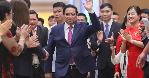 Thủ tướng: Bảo đảm doanh nghiệp thuộc mọi thành phần kinh tế được đối xử bình đẳng