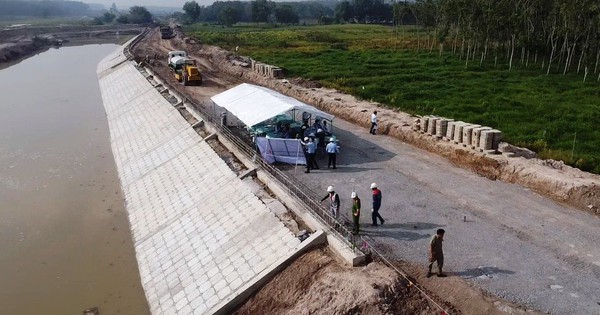 Người nhà lãnh đạo muốn gom thêm cổ phiếu vùng đỉnh lịch sử, Thuỷ lợi Lâm Đồng (LHC) có gì?