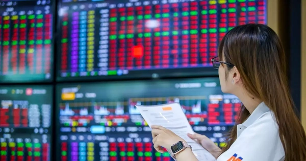 Chứng khoán giằng co, cổ phiếu công ty "cầm đồ" chào sàn