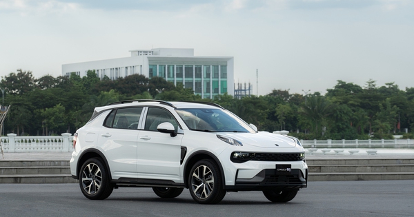 Chi tiết Lynk & Co 01 bản 'base' vừa ra mắt: Giá rẻ hơn 80 triệu đồng, bỏ một số tính năng nhưng vẫn còn ADAS