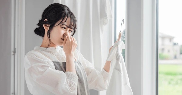 Chuyên gia độc chất CẢNH BÁO 5 sai lầm khi phơi quần áo trong nhà ngày mưa bão "mời gọi" vi khuẩn, bệnh tật