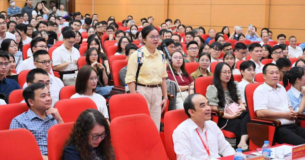 Vì sao nữ bác sĩ nội trú chọn chuyên ngành nội tim mạch khiến cả hội trường vỡ oà, vỗ tay không ngớt: Giải mã TOP 1 khoa khó nhất trong ngành Y