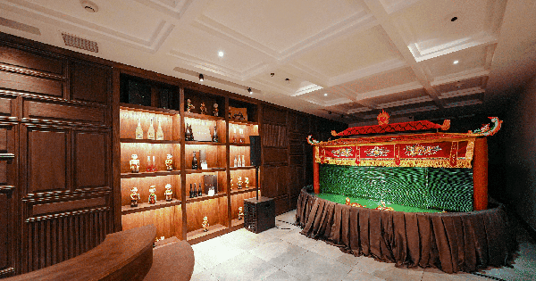 Lần đầu tiên thực khách Hà Nội vừa thưởng thức 100 đặc sản 3 miền vừa có thể “thẩm” 1 điều đặc biệt ngay giữa lòng phố cổ