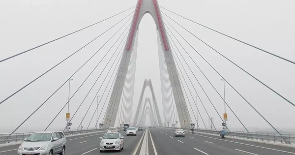 Cấm xe đi lên cầu Nhật Tân vào ban đêm để chuẩn bị tổ chức lại giao thông