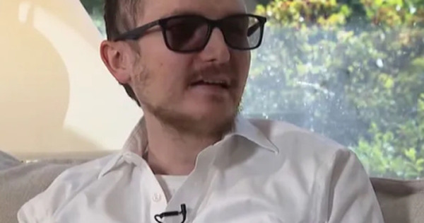 Hết mù sau 20 năm nhờ cấy răng vào mắt