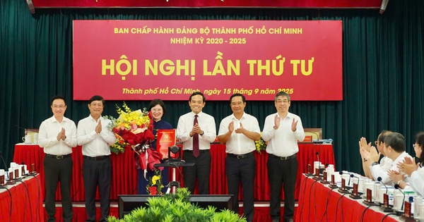 Bà Văn Thị Bạch Tuyết giữ chức Phó Bí thư Thành ủy TP HCM