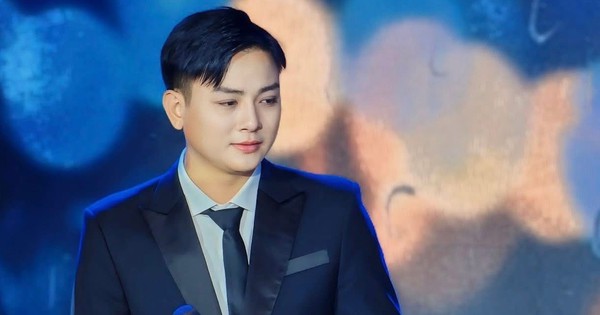 Ngôi sao miền Tây được khen hát hay hơn cả Sơn Tùng: Từng đắt show xuyên tỉnh, nay hết thời không có gì ngoài scandal