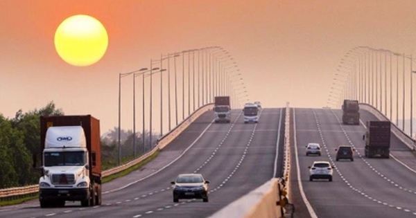 Cấm xe khách đi làn 1 cao tốc: Giải pháp cấp thiết, cần sớm áp dụng trên toàn quốc