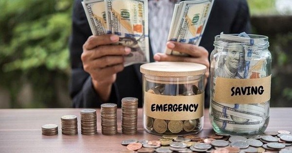 Từng ăn mì gói, bỏ cà phê, lái xe khắp thành phố để mua xăng giá rẻ, người phụ nữ thừa nhận: “Tiền trong tài khoản tăng, nhưng tiết kiệm không thể khiến tôi giàu lên”