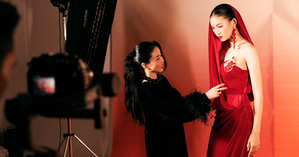 Việt Nam có “người đàn bà nhung lụa” làm được điều khiến Paris bất ngờ