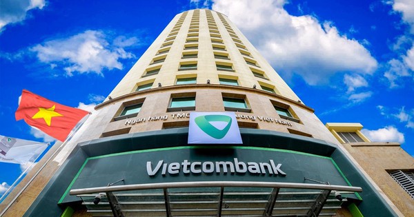 Mỗi ngày mua 1 cổ phiếu của ngân hàng lớn nhất ...