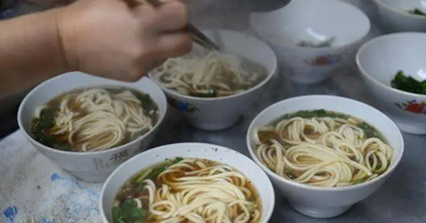 Vì sao bữa sáng không nên ăn mì? Không chỉ mì, 3 loại thực phẩm này cũng cần tránh xa