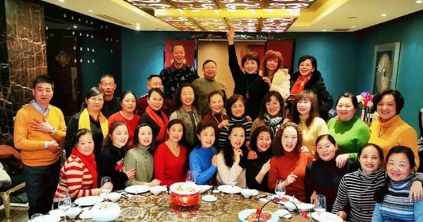 Họp lớp sau 20 năm tốt nghiệp, lớp trưởng kêu gọi nộp quỹ 7 triệu đồng/người, tôi lập tức rời nhóm: Hôm đó thấy tôi đến ai nấy đều sững sờ