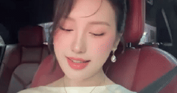 Tiểu thư Doãn Hải My "lên đồ" sang chảnh, xinh như hoa hậu, khí chất khác hẳn lúc cặm cụi rửa bát ở quê chồng