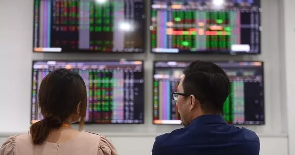 Chờ "cú hích" quan trọng, chứng khoán tiếp tục lình xình?
