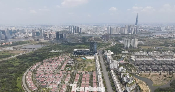 Điều khiến trung tâm tài chính quốc tế dễ ở trên... giấy