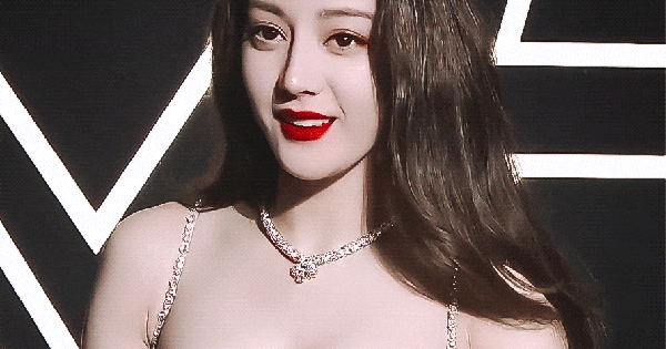 5 mỹ nhân có gương mặt đẹp nhất Trung Quốc: Địch Lệ Nhiệt Ba lại thua Dương Mịch, hạng 1 không ai dám cãi