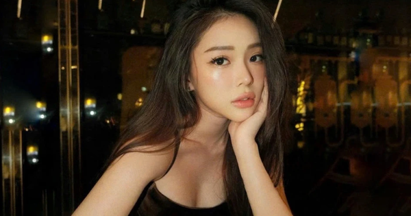 Hot girl nổi tiếng sang chảnh nhưng bị bắt quả tang ăn trộm, cảnh sát lập tức bắt giữ