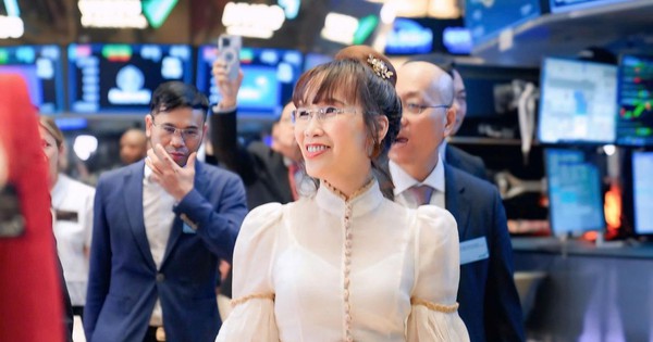 Cổ phiếu HDBank bất ngờ "tím lịm" sau khi tỷ phú Nguyễn Thị Phương Thảo rung chuông tại sàn giao dịch chứng khoán New York (NYSE)