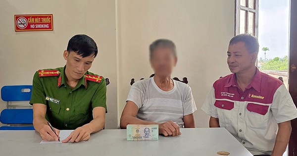 Cụ ông 66 tuổi ở Hải Phòng đi rút 250 triệu tiền tiết kiệm chuyển khoản làm thủ tục liên quan đến bảo hiểm: Công an xã phải vào cuộc gấp