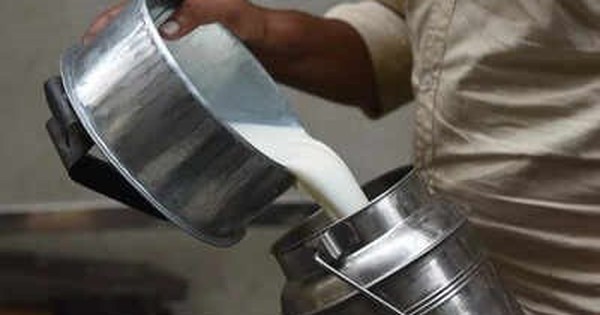 Đột kích một cơ sở, công an triệt phá đường dây sản xuất sữa giả suốt 20 năm, tịch thu loạt hóa chất kali, sorbitol và máy pha trộn công nghiệp