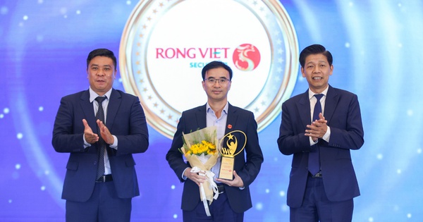 Chứng khoán Rồng Việt được vinh danh tại Diễn đàn cấp cao Cố vấn tài chính 2025